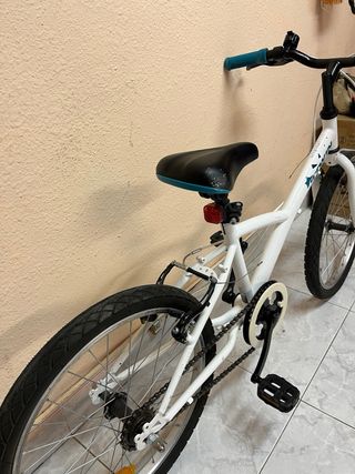 Bicicleta infantil blanca