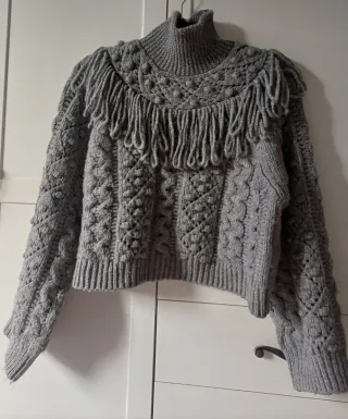 Jersey Zara cuello alto con flecos