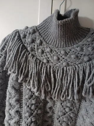 Jersey Zara cuello alto con flecos