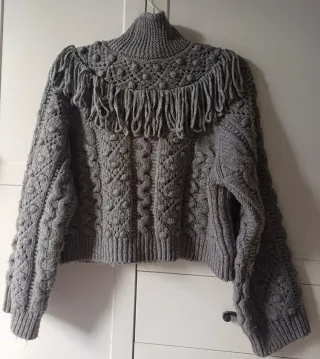 Jersey Zara cuello alto con flecos