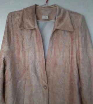 Giubbotto beige con rilievo