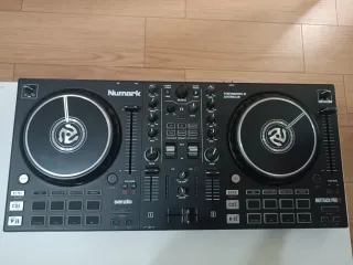 Controladora DJ Numark MIXTRACK PRO FX