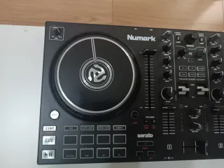 Controladora DJ Numark MIXTRACK PRO FX