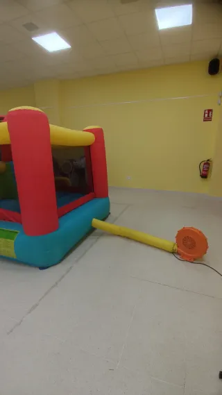 Castillo hinchable con motor de hinchado