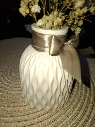 Vaso decorativo in gesso ceramico