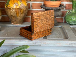 ANTIGUA CAJA ANGLO-INDIA TARACEA DE LATÓN C. 1900