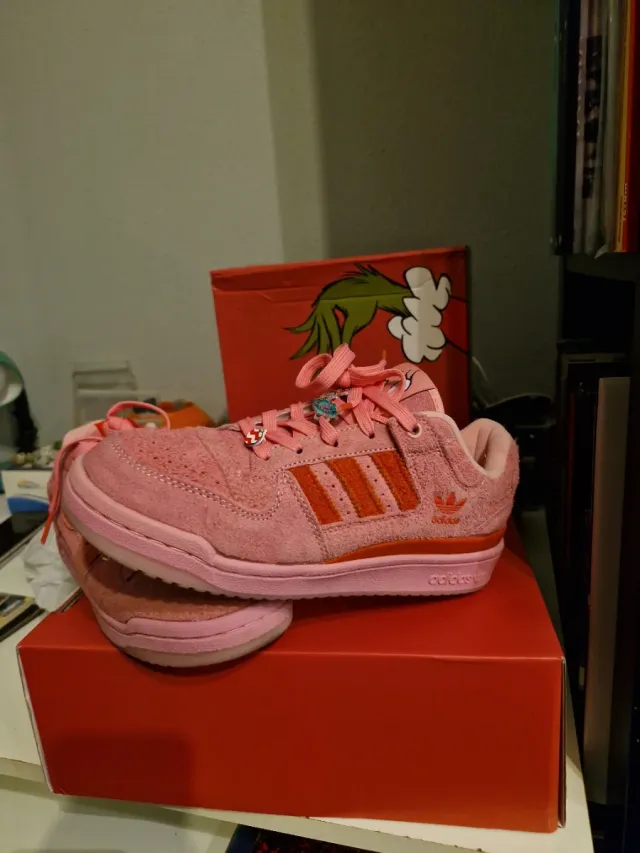 Scatola Adidas x Grinch taglia 39.5 rosa