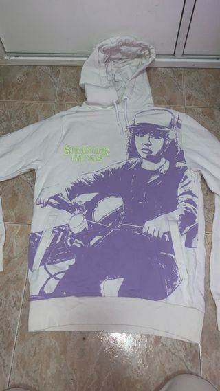 Sudadera Stranger Things bordada