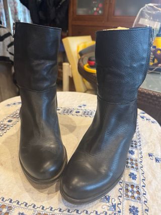 Botines bajos de piel negros