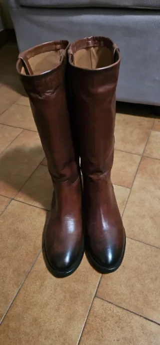 Stivali Perone in vera pelle marrone