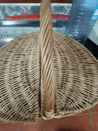 Cesta de caña para setas