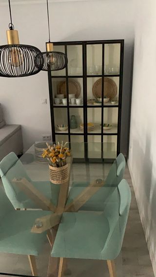 Vitrina de cristal y metal