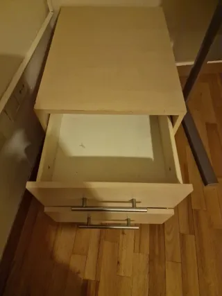 Mesita escritorio con cajón secreto