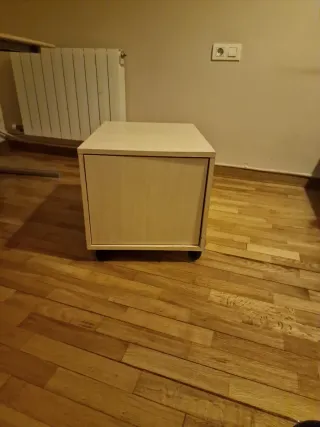 Mesita escritorio con cajón secreto