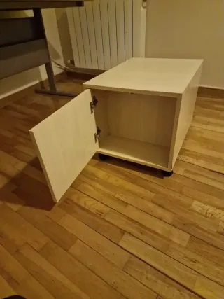 Mesita escritorio con cajón secreto