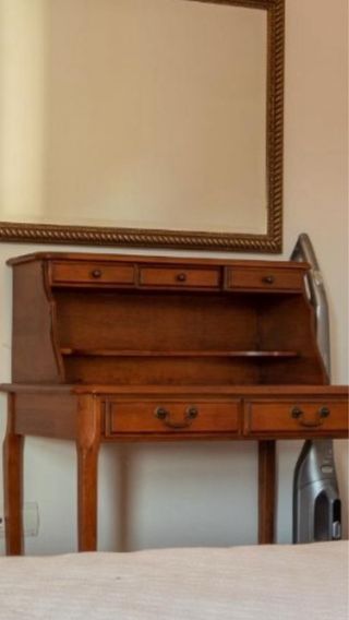 Tocador antiguo de madera