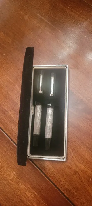 Bolígrafo y pluma plata