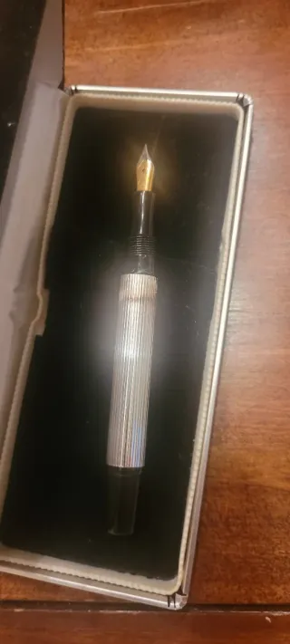 Bolígrafo y pluma plata