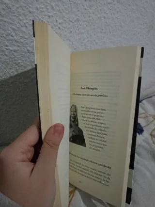 21 Personajes en Busca de Guiñol VHS + LIBRO