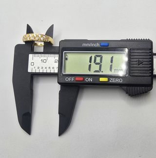Anillo de oro de 18k circonitas, 3.18 g, T-20.