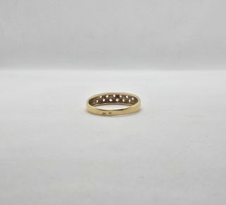 Anillo de oro de 18k circonitas, 3.18 g, T-20.