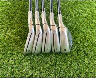 Conjunto TaylorMade SIM 2 Max (5-9)