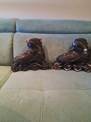 Patines en línea unisex negros y naranjas