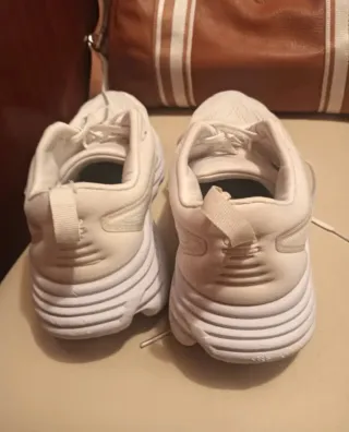 Zapatillas Hoka Bondi 8 Blancas