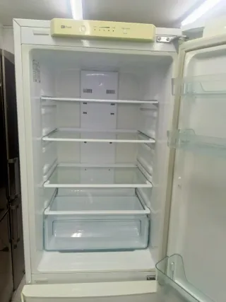 Nevera combi marca Samsung 177/60cm con garantia