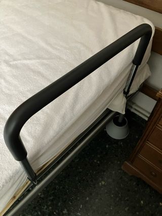 Barandilla-Asidero para cama. Seminueva