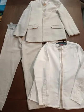 Traje comunión beige talla 10