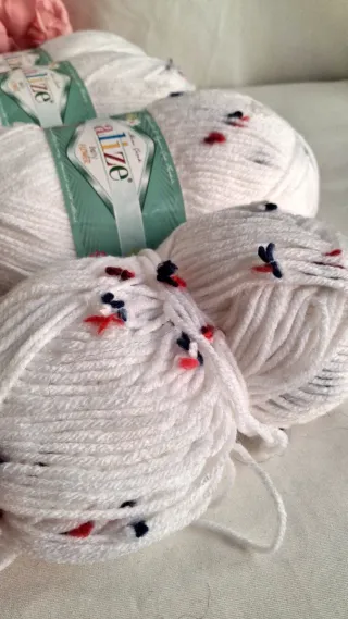 4 Gomitoli Alize baby Flover,  bianco, multicolor