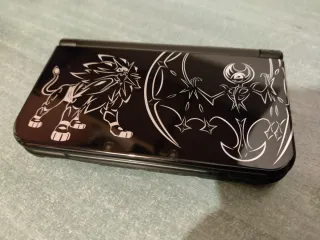 IPS Superior - New Nintendo 3DS XL Solgaleo Lunala