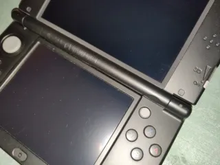 IPS Superior - New Nintendo 3DS XL Solgaleo Lunala