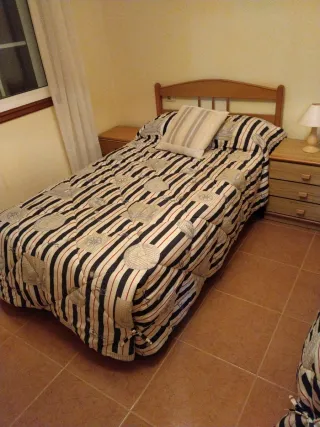 Dormitorio con 2 camas gemelas