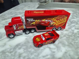 Camión Mack y Coche Rayo McQueen Cars
