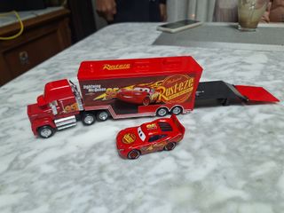 Camión Mack y Coche Rayo McQueen Cars
