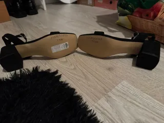 Sandalias Only tacón bajo negras