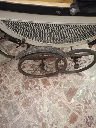 Carrito de bebé antiguo