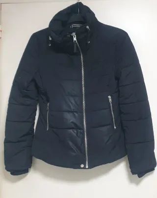 Chaqueta acolchada mujer Bershka negra