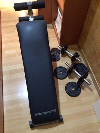 Banco abdominales y pesas Boomerang