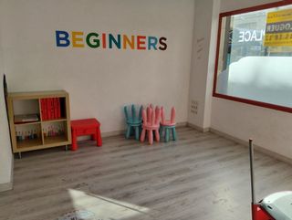 Mobiliario Academia Inglés