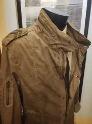 Cazadora Guess Premium Beige/Marrón