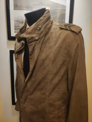 Cazadora Guess Premium Beige/Marrón