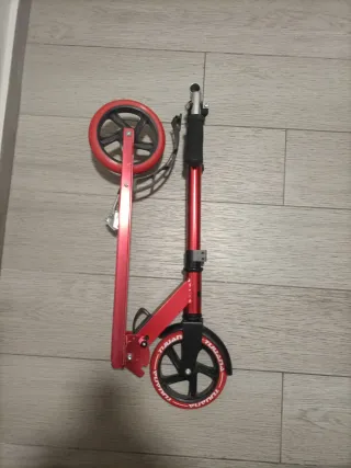 Patinete plegable rojo marca tijuana para niños