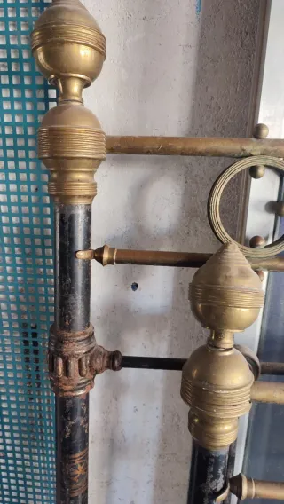 Cabecero y piecero antiguo de metal