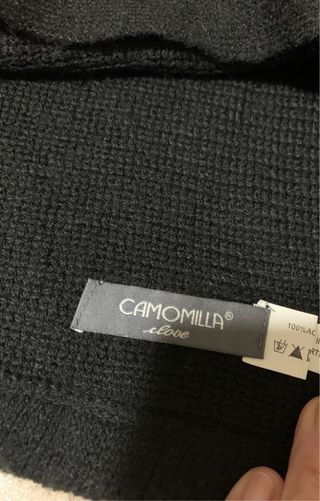 Poncho nero in maglia acrilica elegante per donna