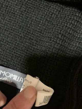 Poncho nero in maglia acrilica elegante per donna