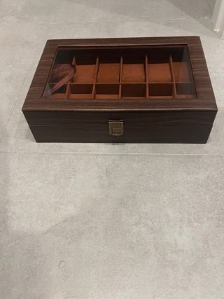 Caja para 12 relojes de madera y cristal