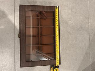 Caja para 12 relojes de madera y cristal